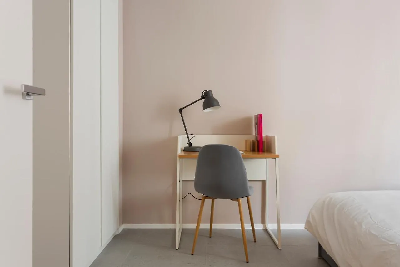 Bilocale Aleardi Apartment Milan Italy
