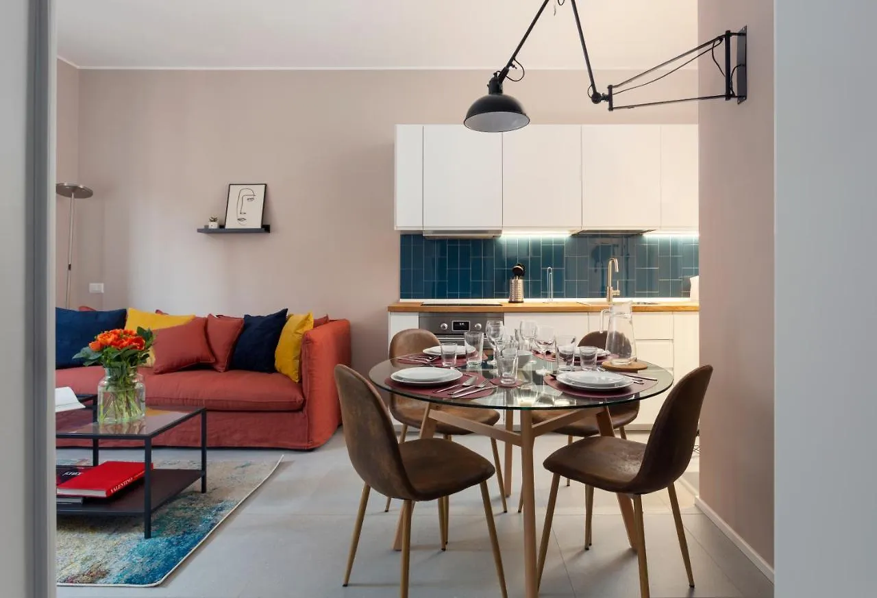 Bilocale Aleardi Apartment Milan